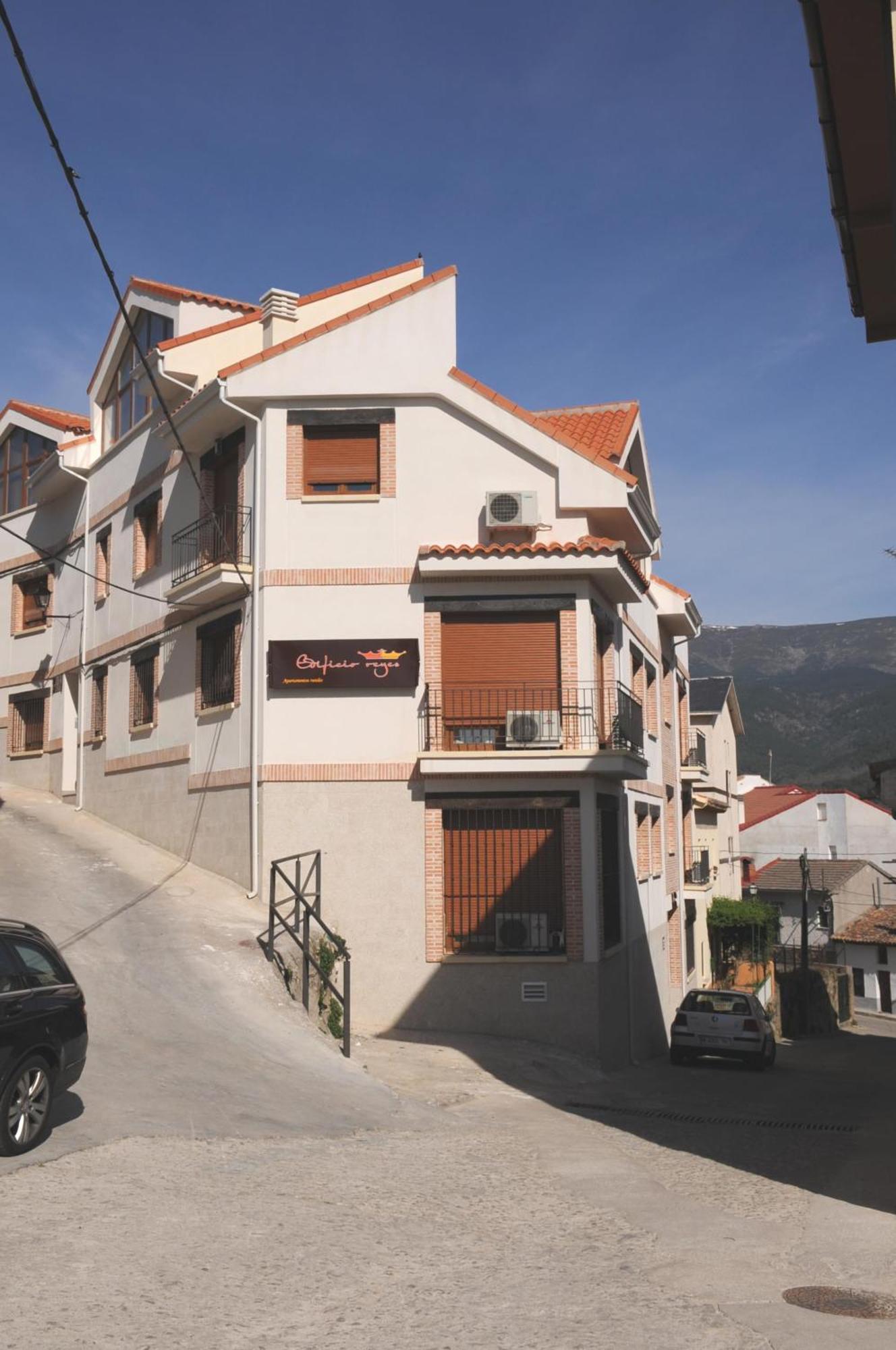 Apartamento Edificio Reyes La Adrada Exterior foto