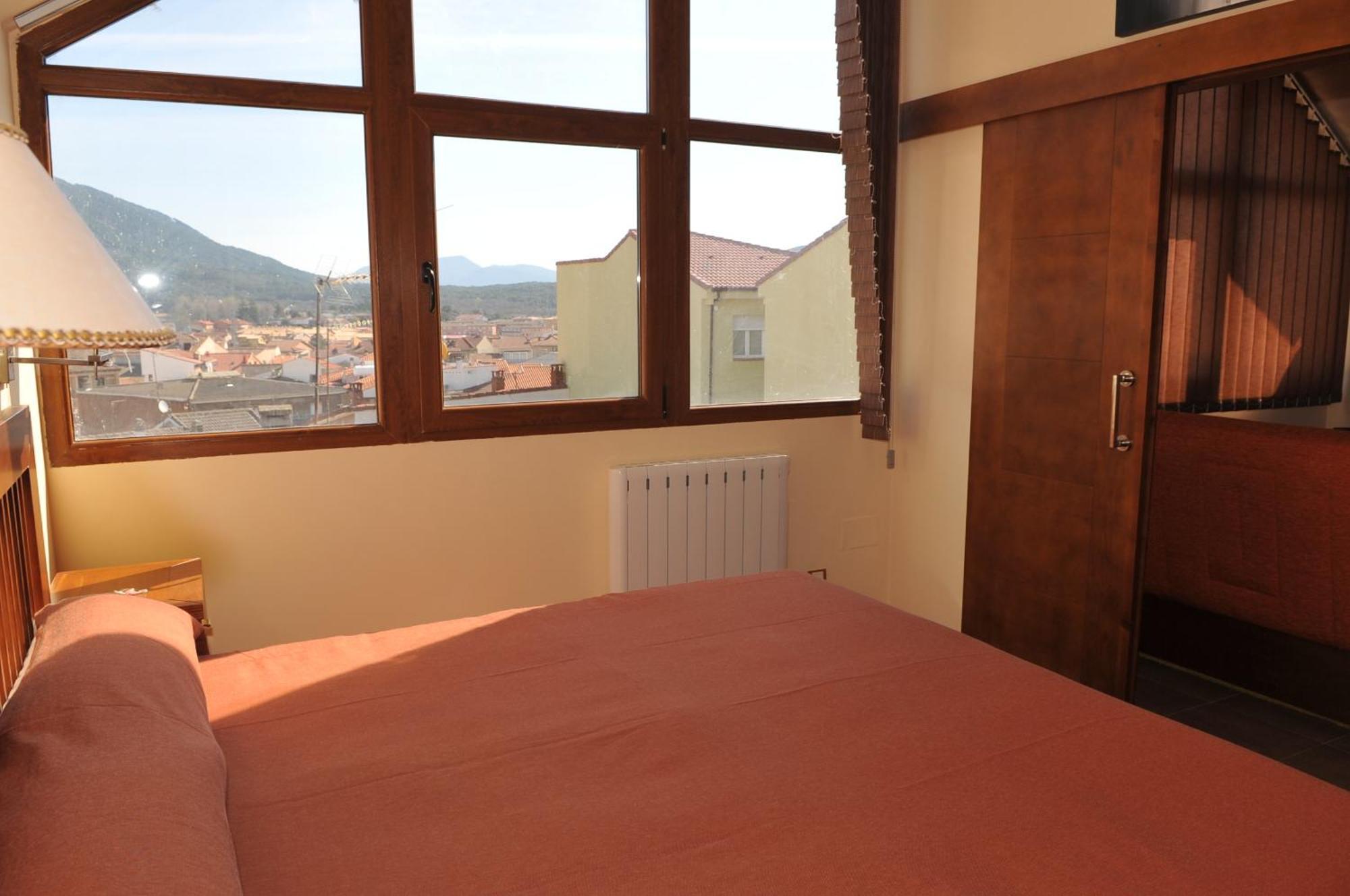 Apartamento Edificio Reyes La Adrada Exterior foto